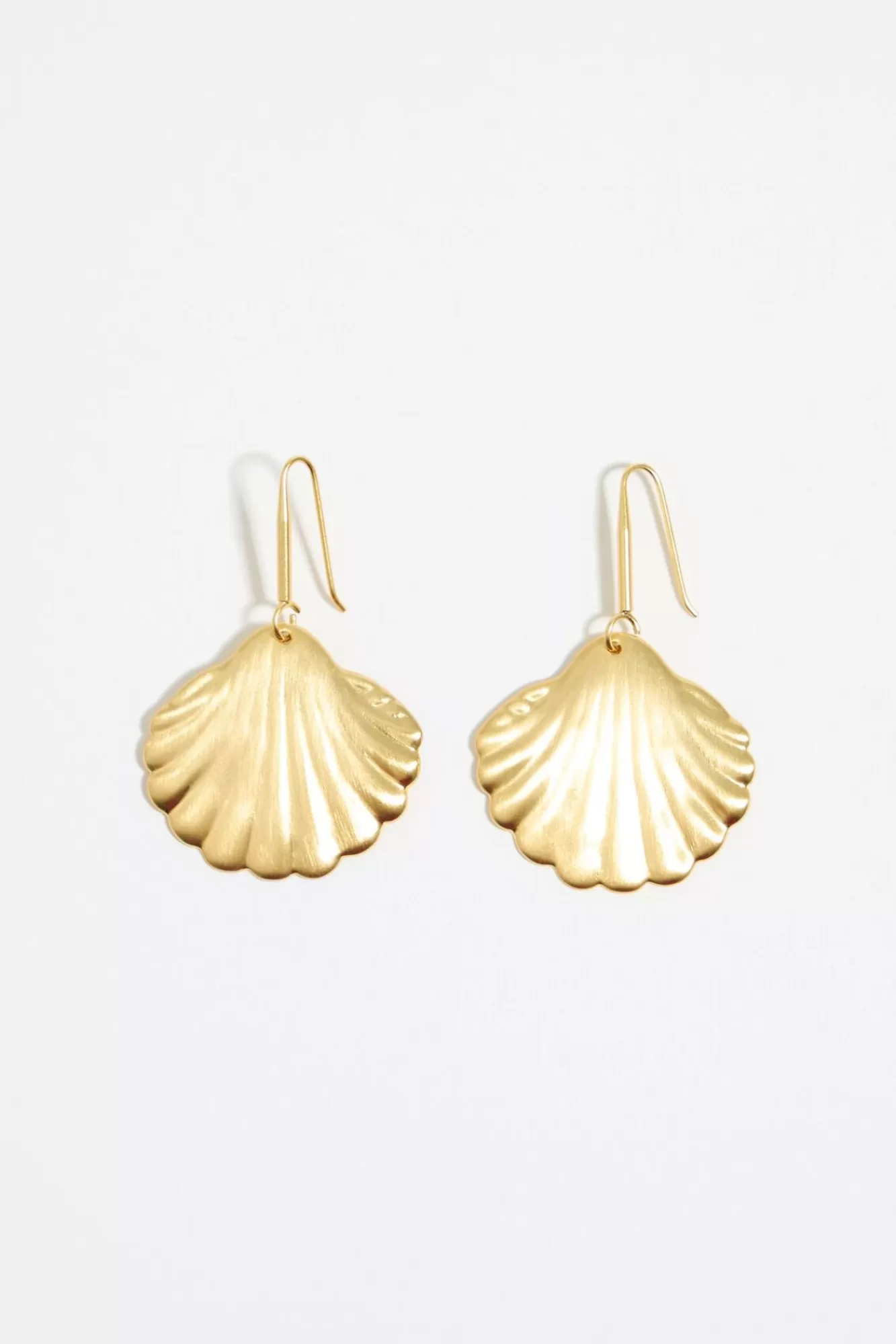 BIMBA Y LOLA Pendientes Concha Dorado Mate Outlet